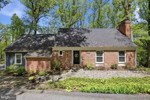 471 Hilltop Rd, Paoli, PA 19301