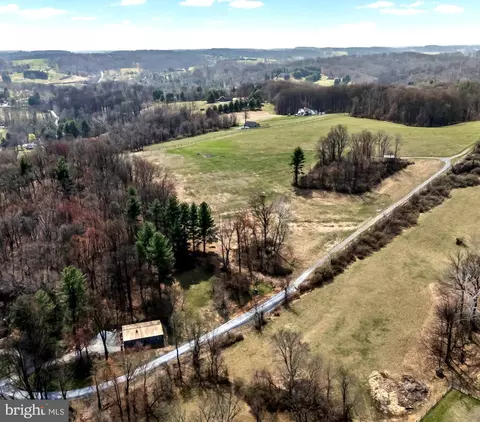 928 Stargazers Rd, Coatesville, PA 19320