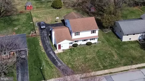 409 Sunset Dr, Downingtown, PA 19335