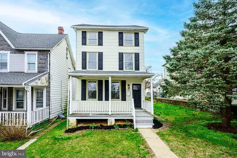 93 Pennsylvania Ave, Coatesville, PA 19320
