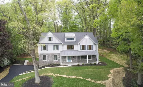 665 Valley View Ln, Wayne, PA 19087
