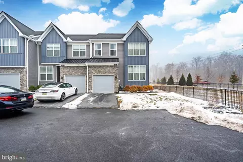 509 Juneberry Ct, Chester Springs, PA 19425