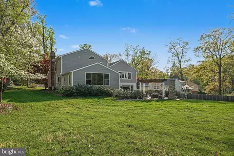 Exterior - 443 Woodcrest Rd, Wayne, PA 19087 photo 8 of 12