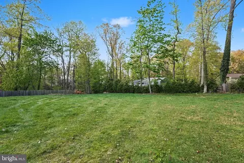 Exterior - 443 Woodcrest Rd, Wayne, PA 19087 photo 12 of 12