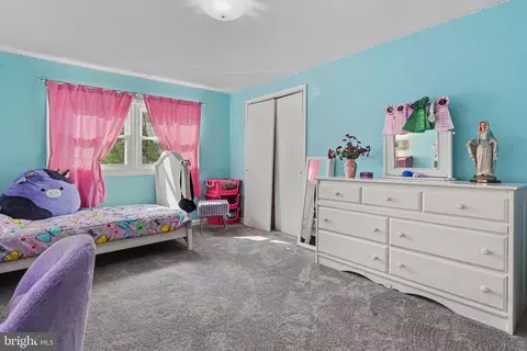 Bedroom - 443 Woodcrest Rd, Wayne, PA 19087 photo 2 of 8