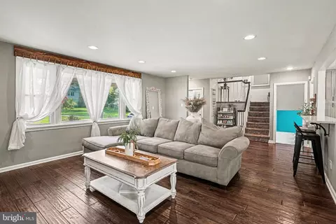 Living - 443 Woodcrest Rd, Wayne, PA 19087 photo 1 of 3
