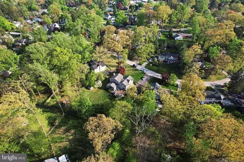 View/Area - 443 Woodcrest Rd, Wayne, PA 19087 photo 9 of 9