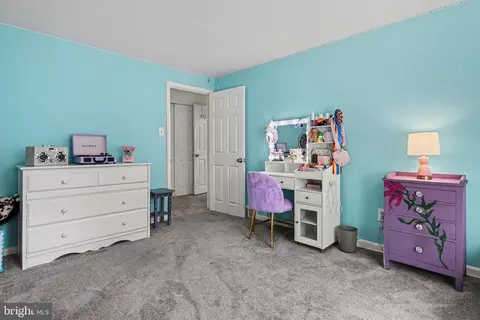 Bedroom - 443 Woodcrest Rd, Wayne, PA 19087 photo 3 of 8