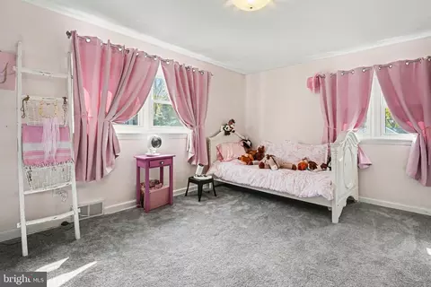 Bedroom - 443 Woodcrest Rd, Wayne, PA 19087 photo 4 of 8