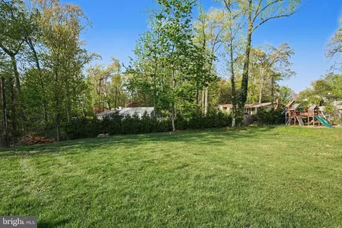 Exterior - 443 Woodcrest Rd, Wayne, PA 19087 photo 11 of 12