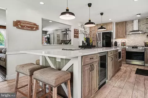 Kitchen - 443 Woodcrest Rd, Wayne, PA 19087 photo 2 of 4
