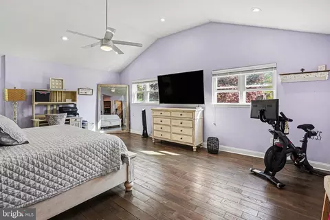 Bedroom - 443 Woodcrest Rd, Wayne, PA 19087 photo 5 of 8