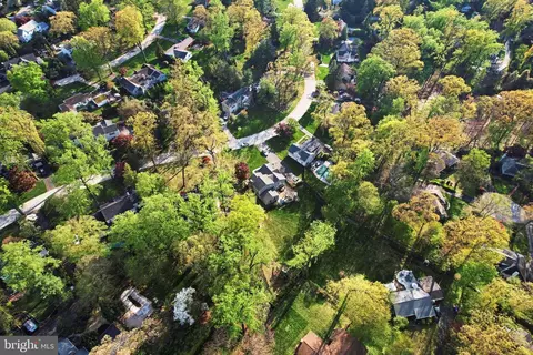View/Area - 443 Woodcrest Rd, Wayne, PA 19087 photo 6 of 9
