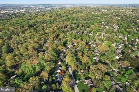 View/Area - 443 Woodcrest Rd, Wayne, PA 19087 photo 7 of 9