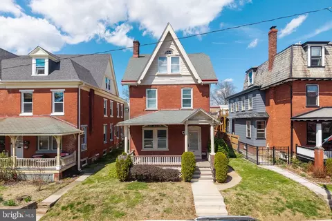 325 W Barnard St W, West Chester, PA 19382