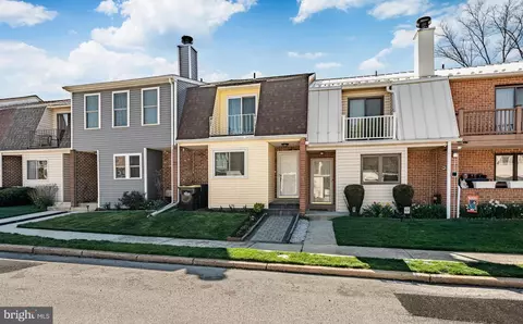 10 Rickmar Ln, Malvern, PA 19355