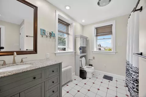 Bath - 321 Walnut St, Spring City, PA 19475 photo 1 of 2
