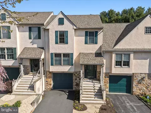 54 Saddler Dr, Elverson, PA 19520