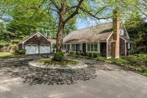 Exterior - 623 S Waterloo Rd, Devon, PA 19333 photo 3 of 9