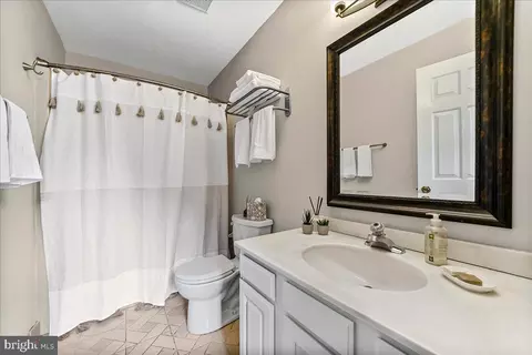 Bath - 623 S Waterloo Rd, Devon, PA 19333 photo 3 of 3