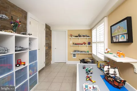 Entry Way - 20 Hillside Rd, Wayne, PA 19087 photo 3 of 4