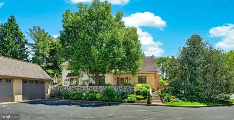 14 Sugar Knoll Dr, Devon, PA 19333