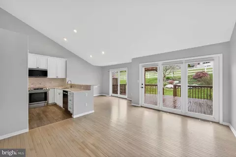 126 Steeplechase Dr, Elverson, PA 19520