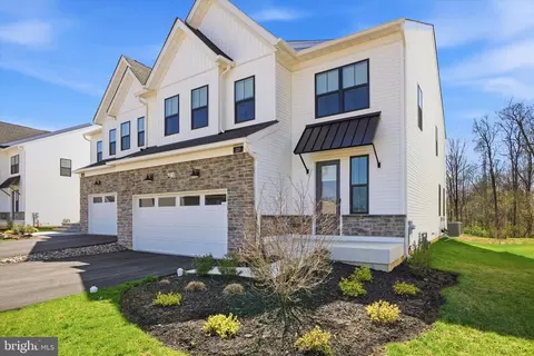 127 Alroy Rd, Malvern, PA 19355