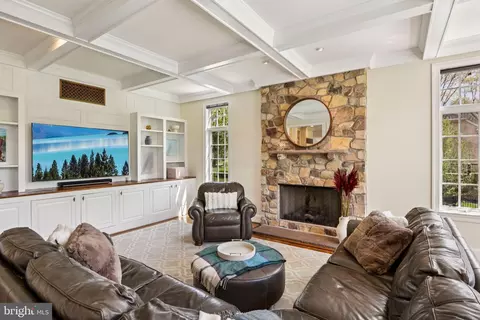 Living - 486 Church Rd, Devon, PA 19333 photo 5 of 5