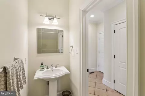 Entry Way - 486 Church Rd, Devon, PA 19333 photo 5 of 11