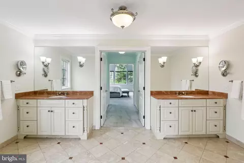 Entry Way - 486 Church Rd, Devon, PA 19333 photo 9 of 11