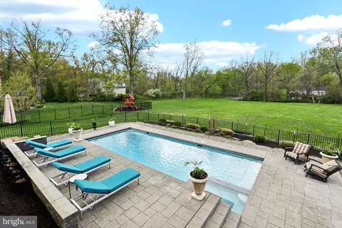 Exterior - 486 Church Rd, Devon, PA 19333 photo 7 of 10