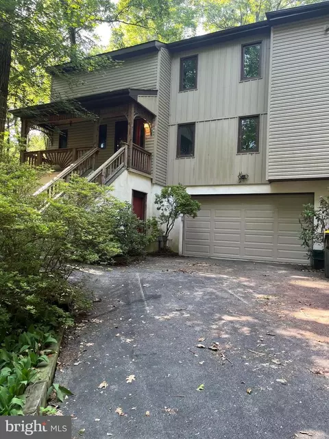 1672 Suzanne Dr, West Chester, PA 19380