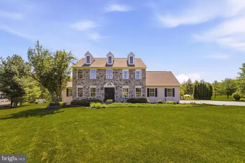 205 Maplewood Dr, Phoenixville, PA 19460