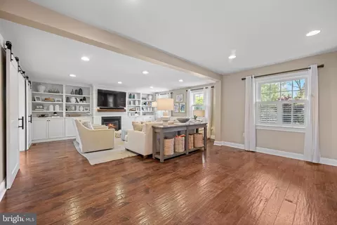 Entry Way - 251 Rosedale Ave, Wayne, PA 19087 photo 1 of 6