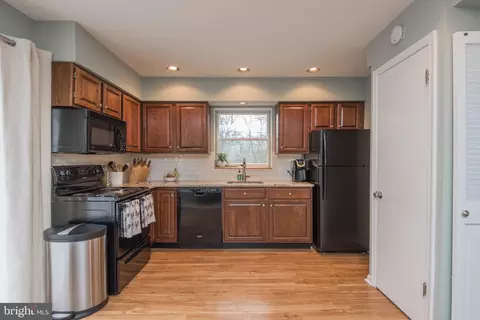 Kitchen - 650 N Valley Forge Rd, Devon, PA 19333 photo 2 of 5