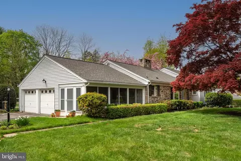 1247 Thomas Rd, Wayne, PA 19087