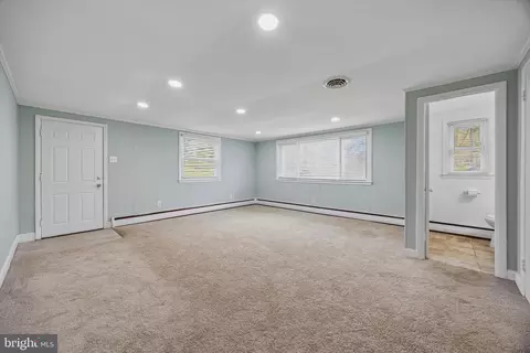 Living - 699 W Valley Rd, Wayne, PA 19087 photo 6 of 6