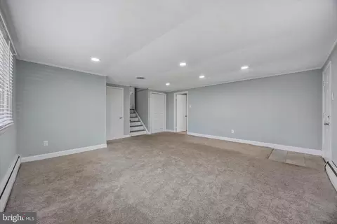 Living - 699 W Valley Rd, Wayne, PA 19087 photo 5 of 6