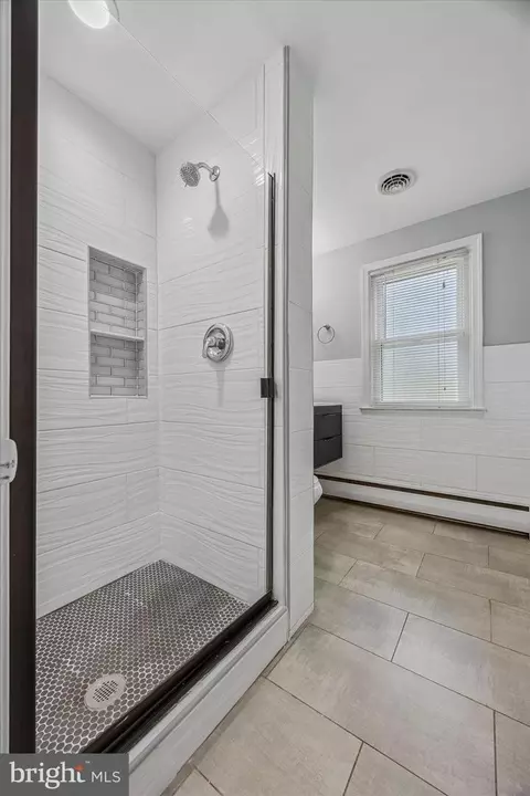 Bath - 699 W Valley Rd, Wayne, PA 19087 photo 1 of 3