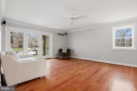 Living - 427 Drummers Ln #427, Wayne, PA 19087 photo 3 of 4