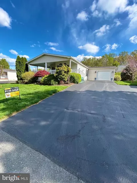 548 Conestoga Dr, Coatesville, PA 19320