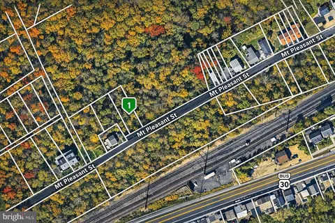 442 Mount Pleasant St, Coatesville, PA 19320