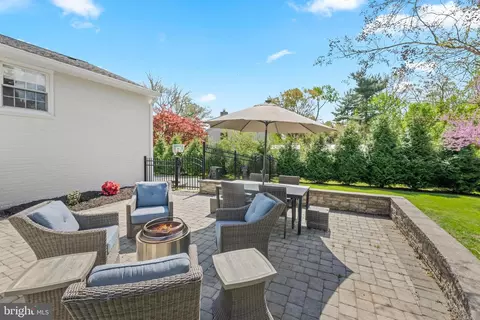 Exterior - 1442 Potter Ln, Wayne, PA 19087 photo 5 of 14