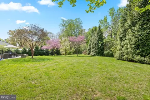Exterior - 1442 Potter Ln, Wayne, PA 19087 photo 9 of 14