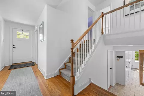 Entry Way - 1442 Potter Ln, Wayne, PA 19087 photo 1 of 2