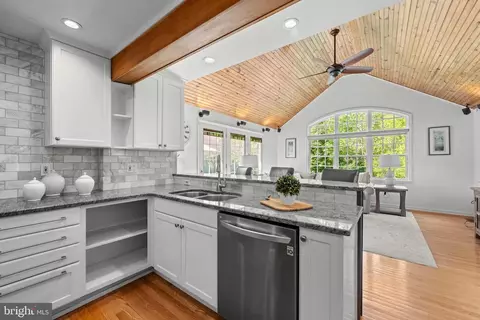 Kitchen - 1442 Potter Ln, Wayne, PA 19087 photo 3 of 5