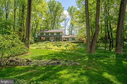 6 Quarterwood Rd, Malvern, PA 19355