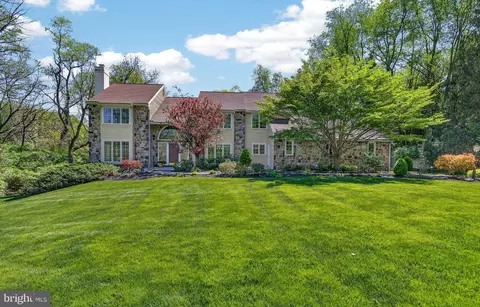 1675 Waterglen Dr, West Chester, PA 19382