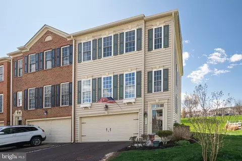 71 N Savanna Dr, Pottstown, PA 19465